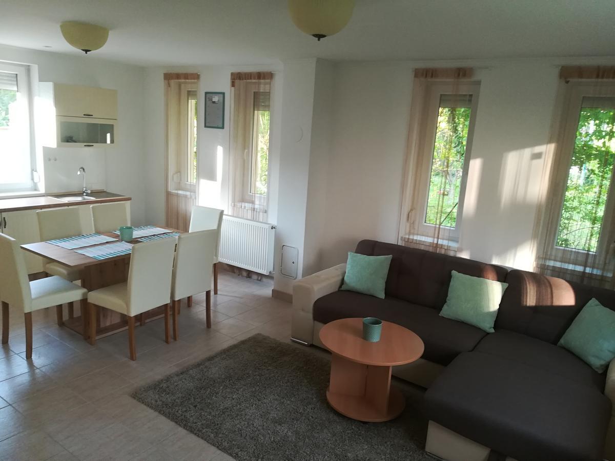 Balatinus Apartmanhaz Siofok Exterior photo